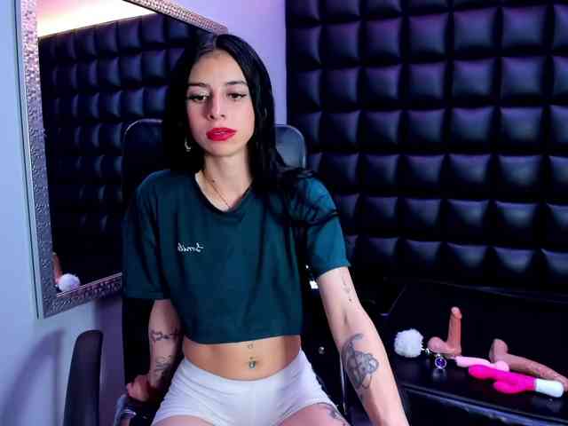 DulceMiiaa webcam