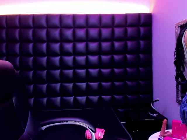 DulceMiiaa webcam