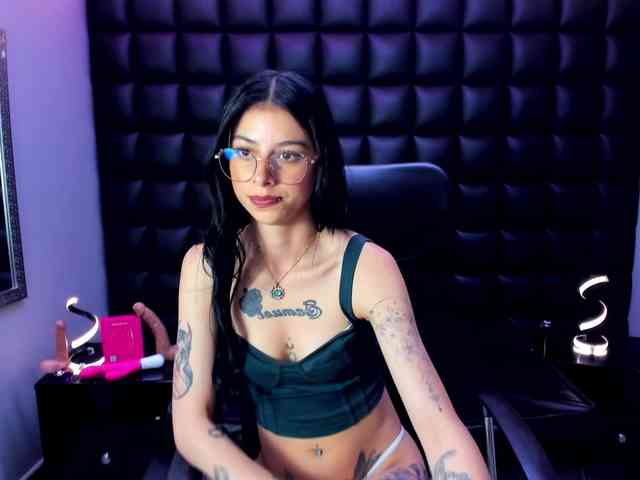 DulceMiiaa webcam