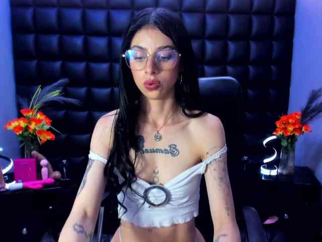 DulceMiiaa webcam