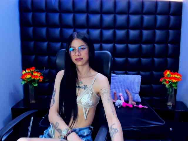 DulceMiiaa webcam