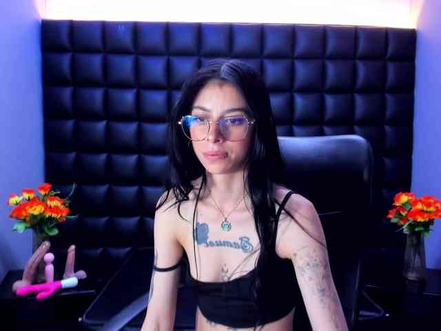 DulceMiiaa webcam