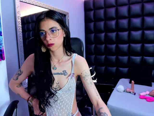 DulceMiiaa webcam