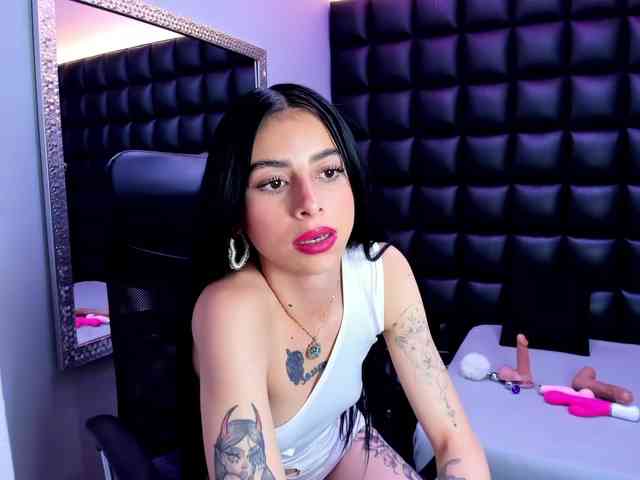 DulceMiiaa webcam