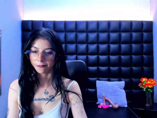 DulceMiiaa webcam