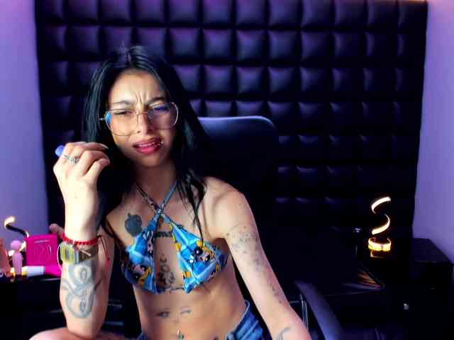 DulceMiiaa webcam