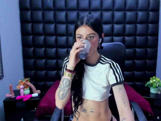 DulceMiiaa webcam