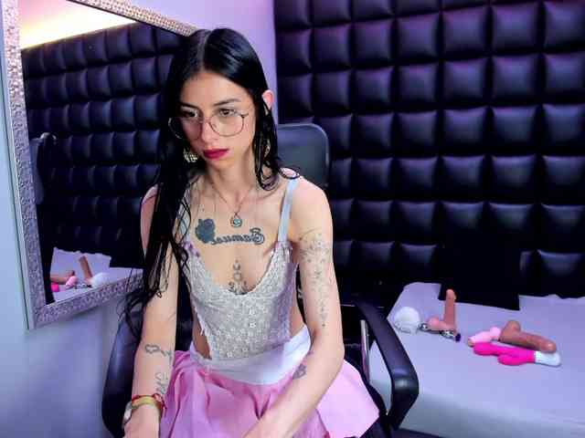 DulceMiiaa webcam