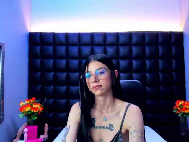 DulceMiiaa webcam