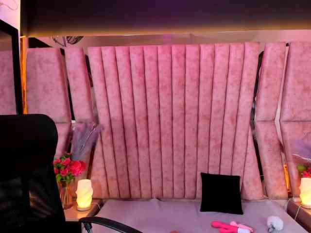 NiaBabie webcam