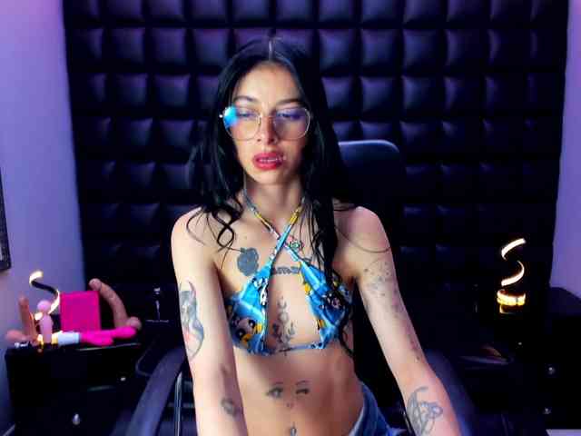 DulceMiiaa webcam