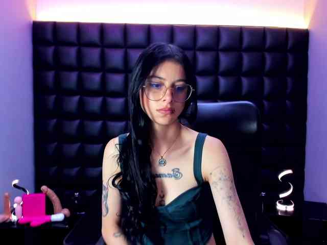 DulceMiiaa webcam
