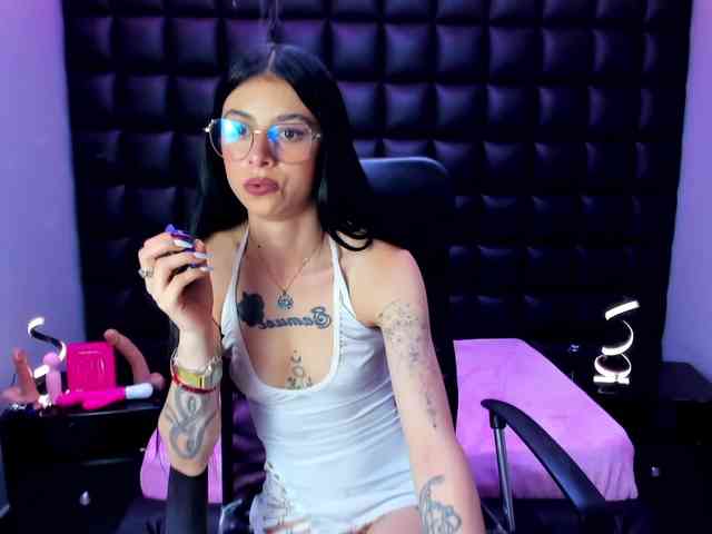 DulceMiiaa webcam