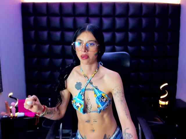 DulceMiiaa webcam