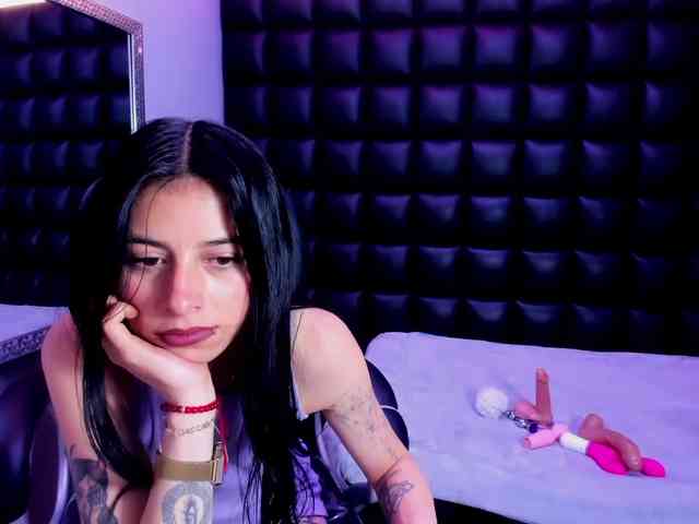 DulceMiiaa webcam