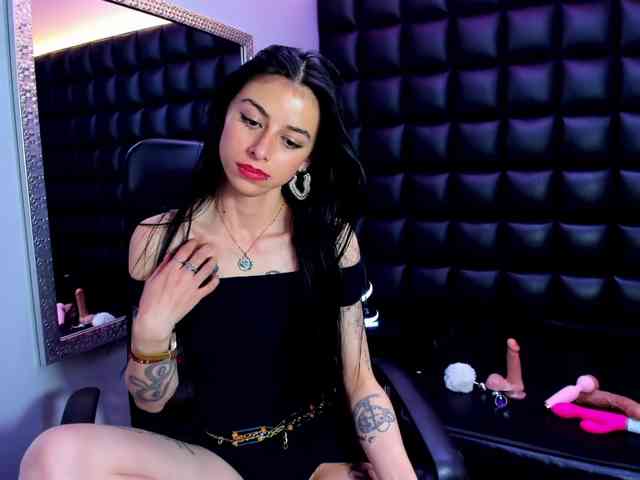 DulceMiiaa webcam