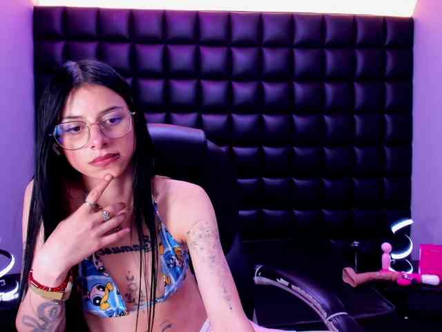 DulceMiiaa webcam