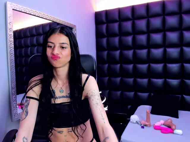 DulceMiiaa webcam