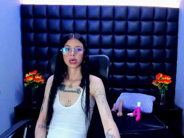 DulceMiiaa webcam