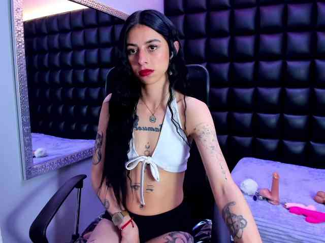 DulceMiiaa webcam