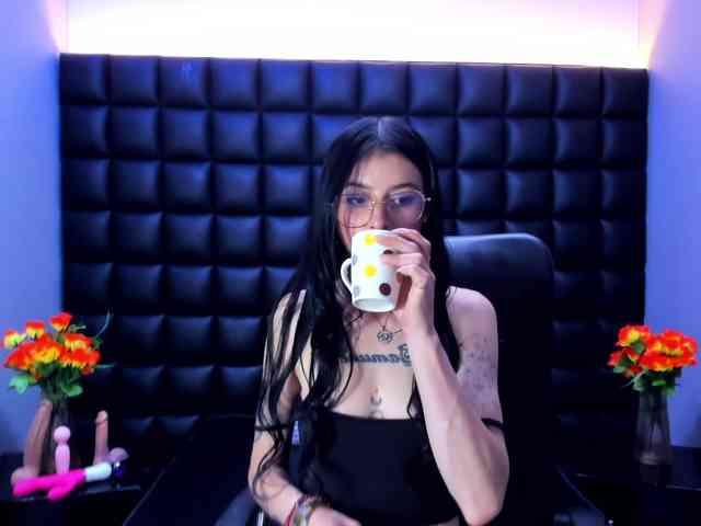 DulceMiiaa webcam