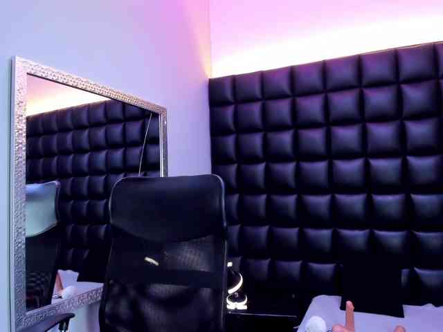 DulceMiiaa webcam