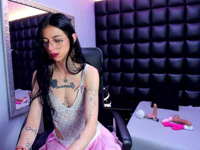 DulceMiiaa webcam