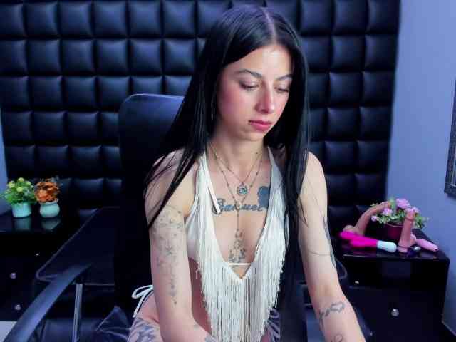 DulceMiiaa webcam