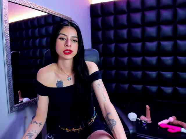 DulceMiiaa webcam