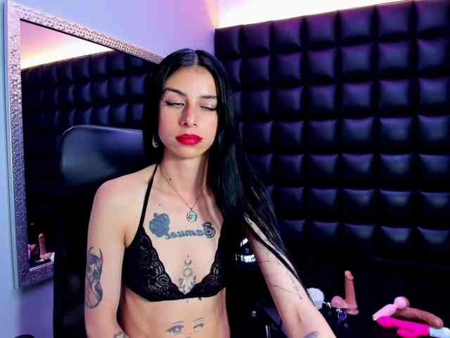 DulceMiiaa webcam