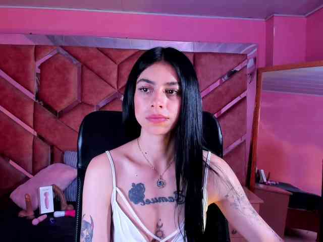 DulceMiiaa webcam