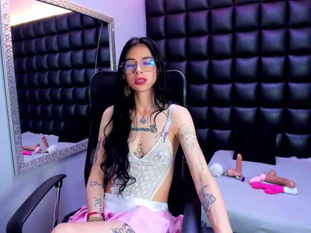 DulceMiiaa webcam
