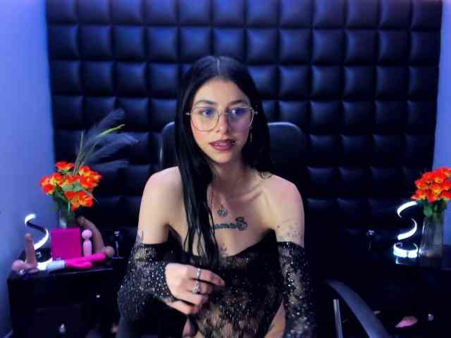 DulceMiiaa webcam