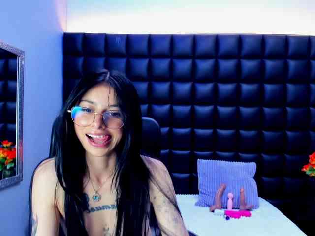 DulceMiiaa webcam