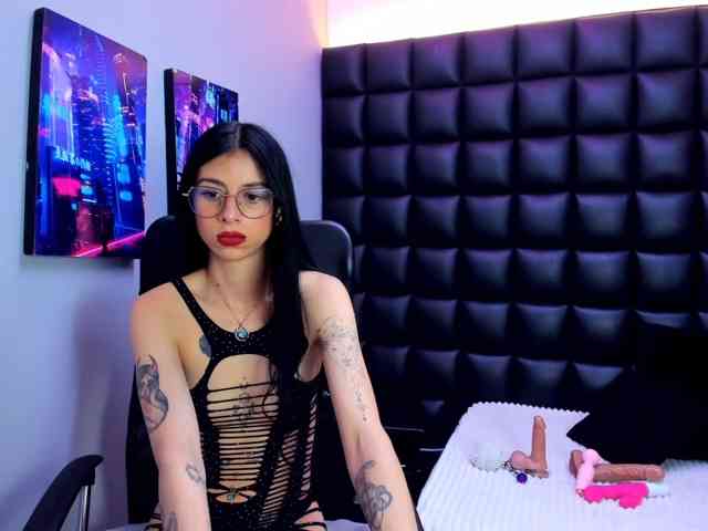 NiaBabie webcam
