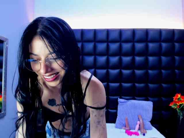 DulceMiiaa webcam