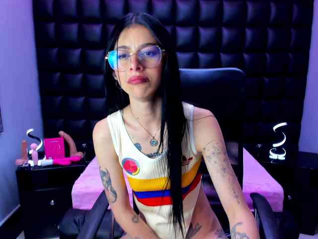 DulceMiiaa webcam