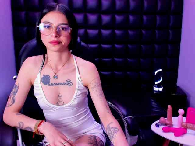 DulceMiiaa webcam