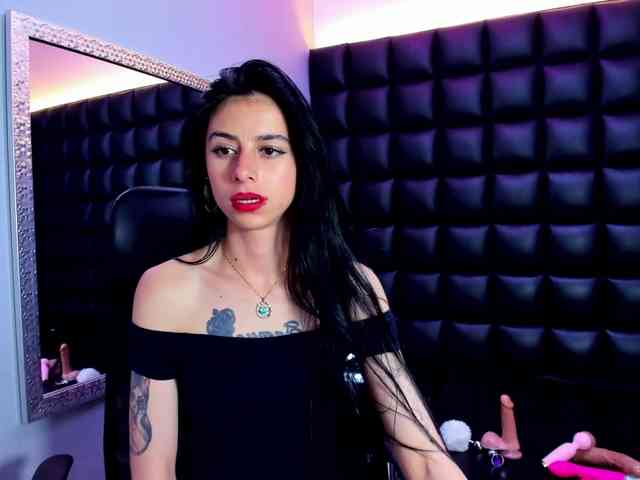 DulceMiiaa webcam