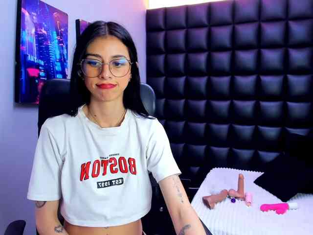 NiaBabie webcam
