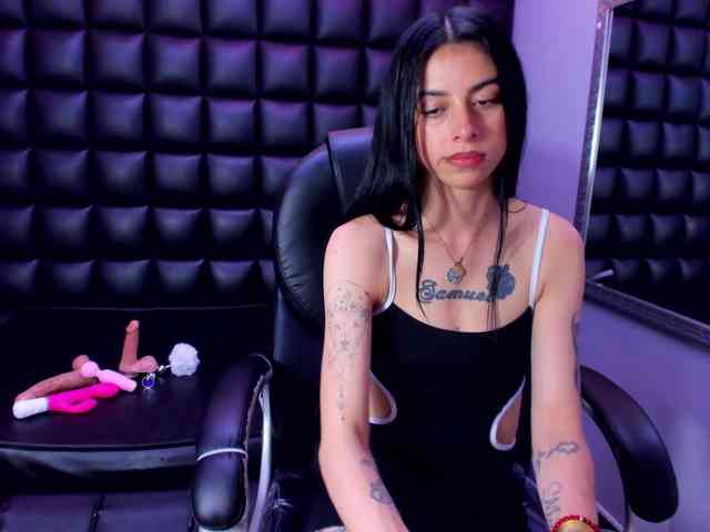 DulceMiiaa webcam