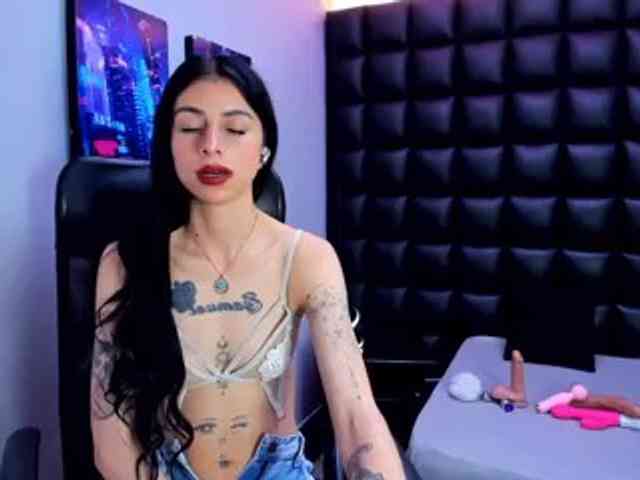 DulceMiiaa webcam