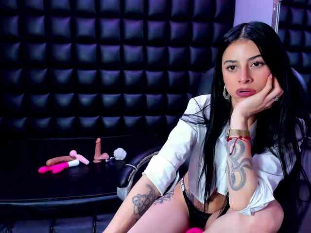 DulceMiiaa webcam
