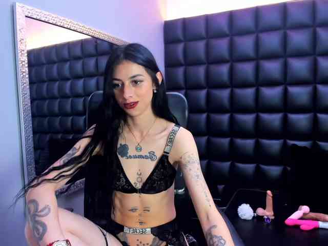 NiaBabie webcam