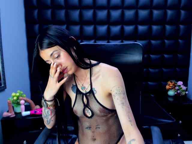 DulceMiiaa webcam