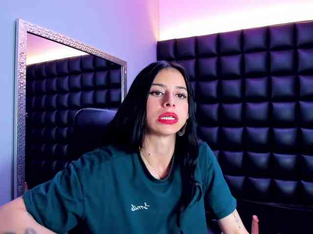 DulceMiiaa webcam