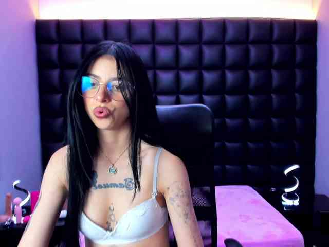 DulceMiiaa webcam