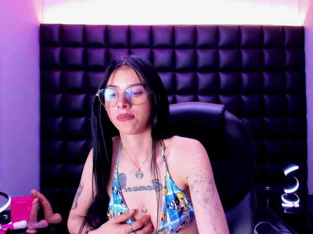 DulceMiiaa webcam