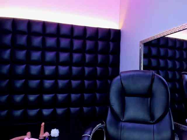 DulceMiiaa webcam