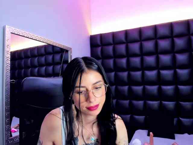 DulceMiiaa webcam